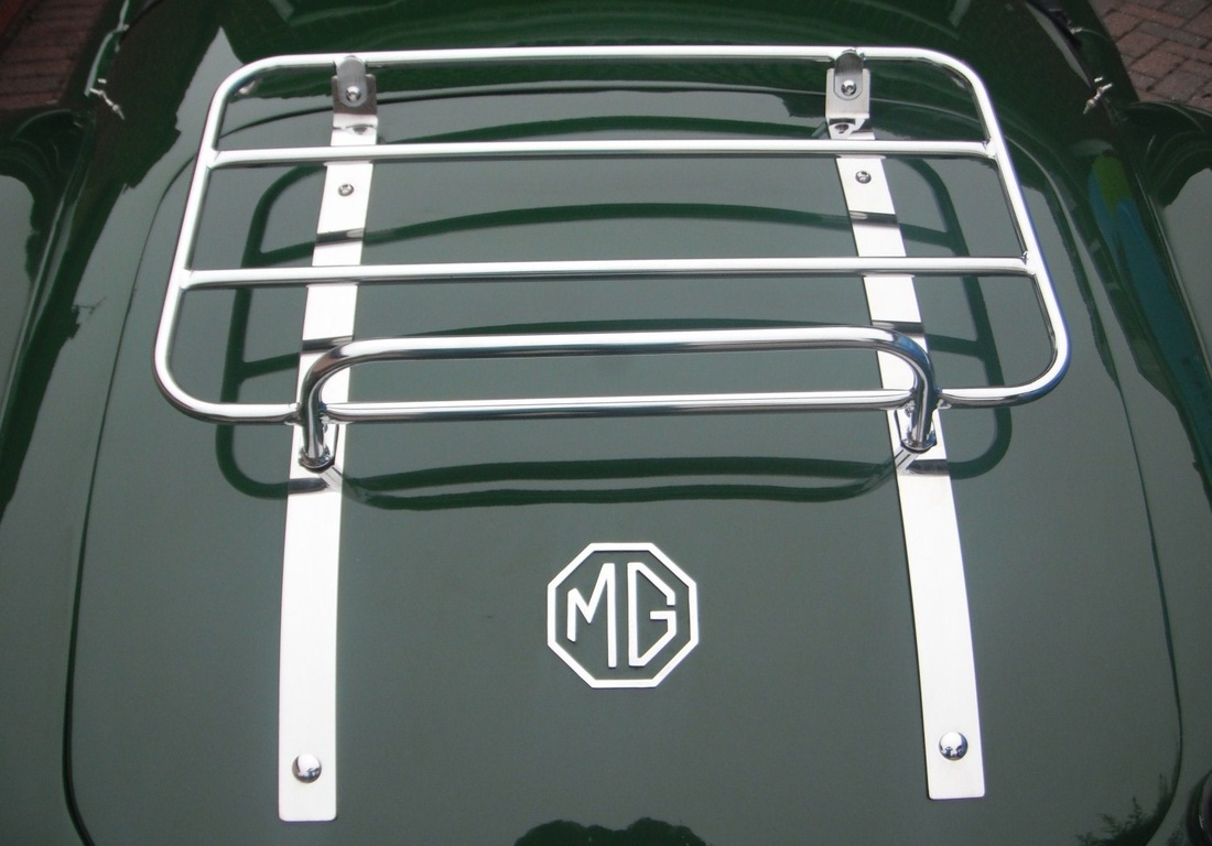 Traditional Style Trunk Luggage Rack